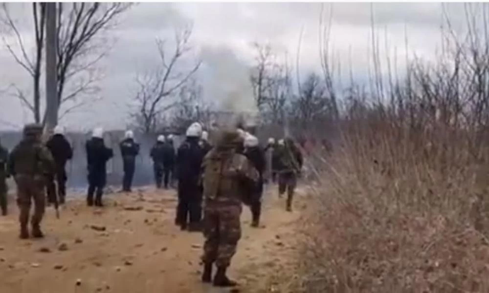 Έβρος: Οι Τούρκοι πετούν χημικά στις ελληνικές δυνάμεις με drones